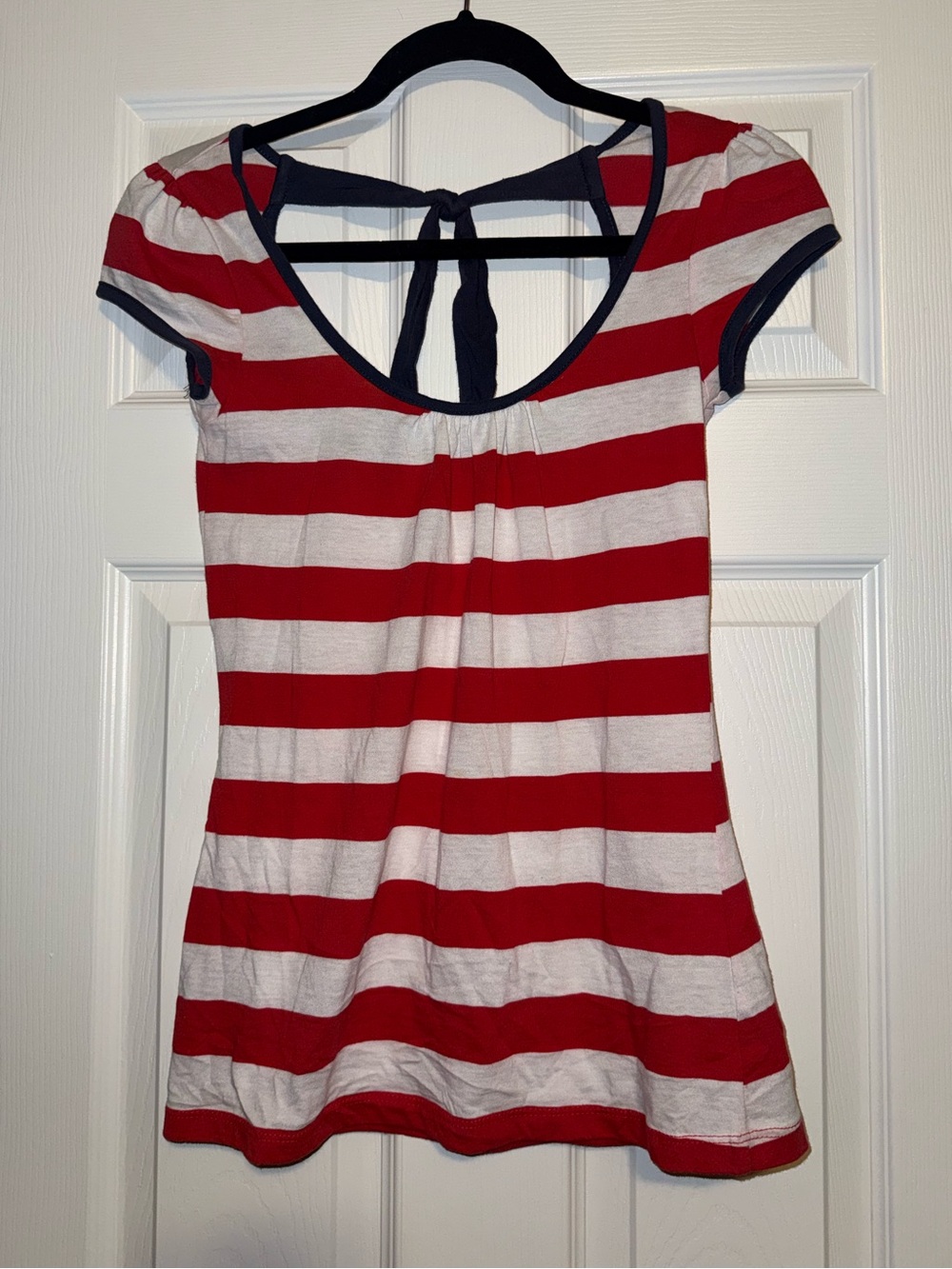 eyelash couture Red and White Striped Short-Sleeve Tie-Back Top